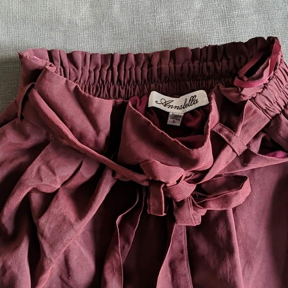 Marroon paper bag waist skirt with tie belt - Picture 3 of 3